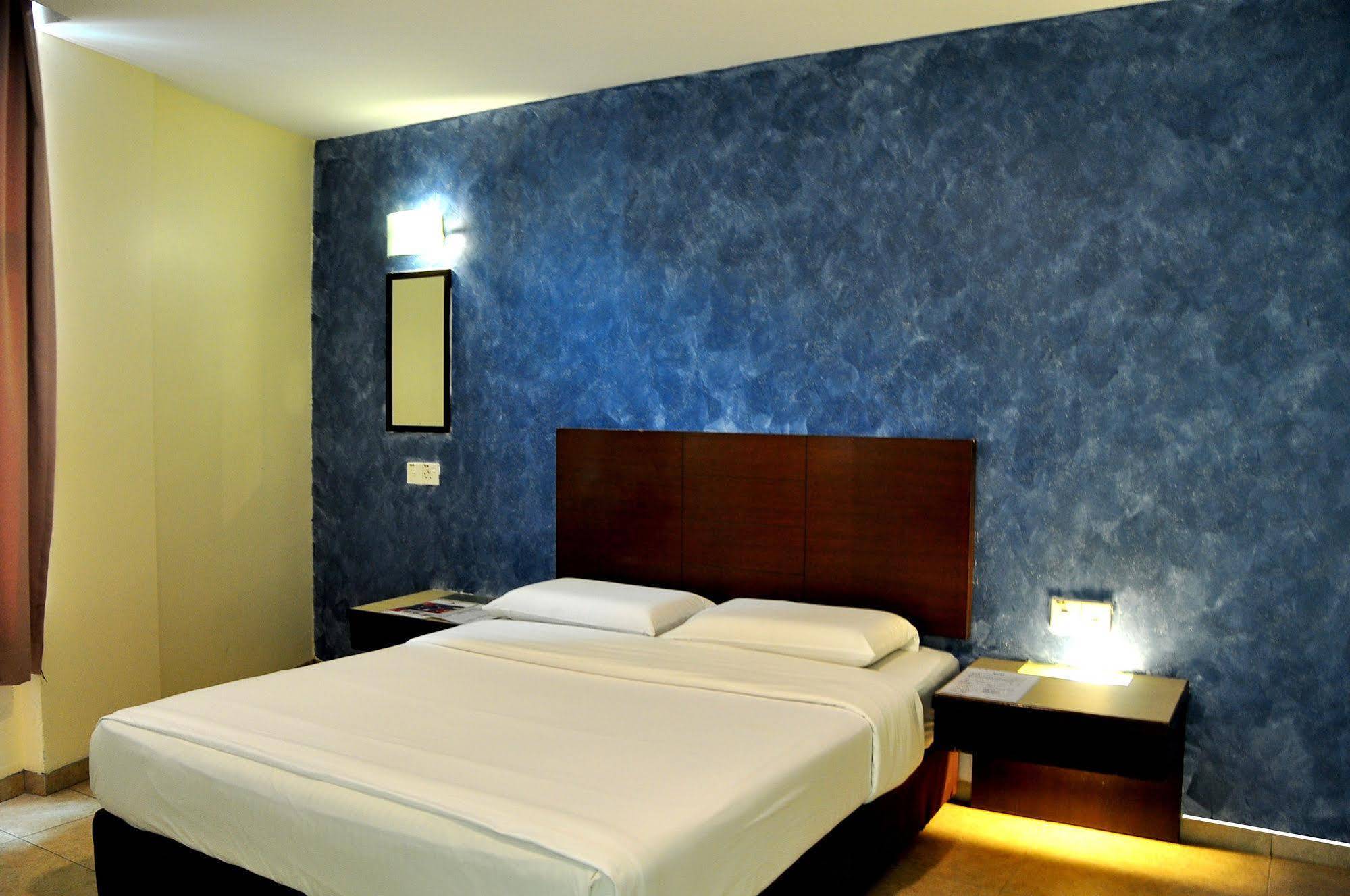 Golden Bay Hotel Malacca Exterior photo